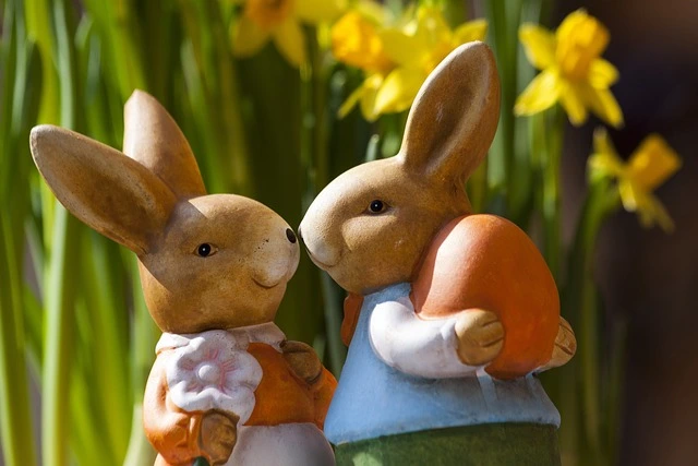 conejitos de pascua mirandose